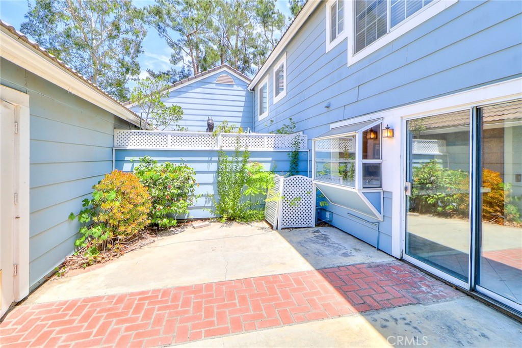 345 Jeremiah Drive, Unit C Simi Valley, CA 93065 - Photo 16 of 66 a view of a backyard with sitting area