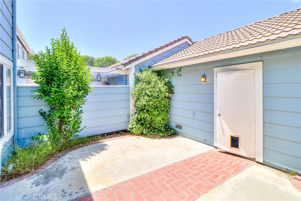 345 Jeremiah Drive, Unit C Simi Valley, CA 93065 - Photo 18 of 66 a view of a backyard with plants