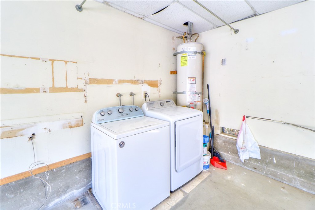 345 Jeremiah Drive, Unit C Simi Valley, CA 93065 - Photo 35 of 66 a utility room with dryer and washer