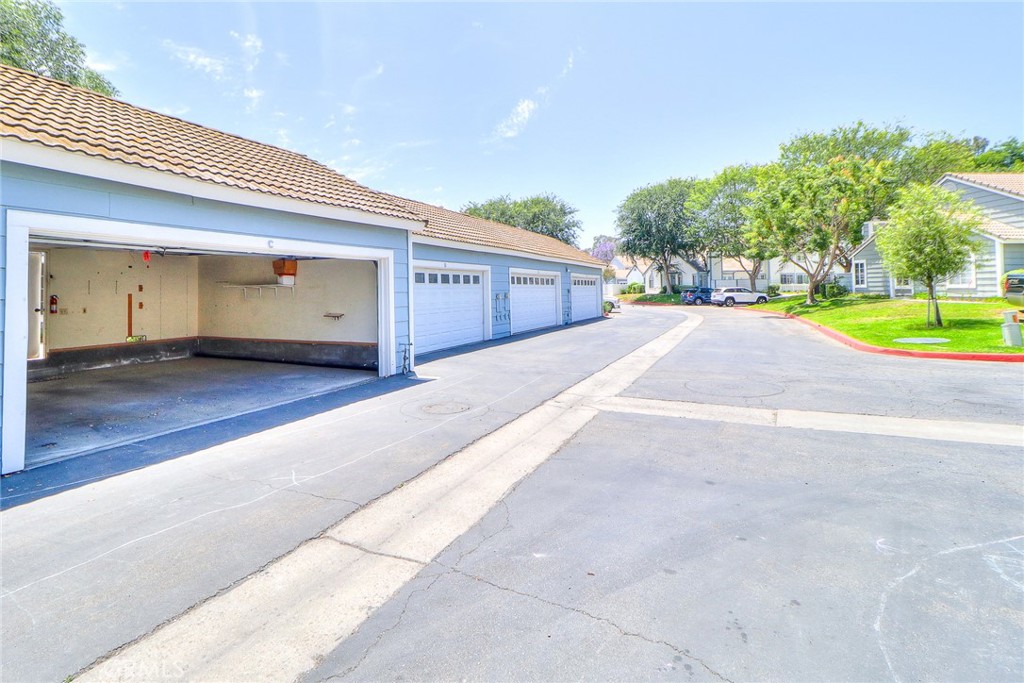 345 Jeremiah Drive, Unit C Simi Valley, CA 93065 - Photo 37 of 66 2 car garage