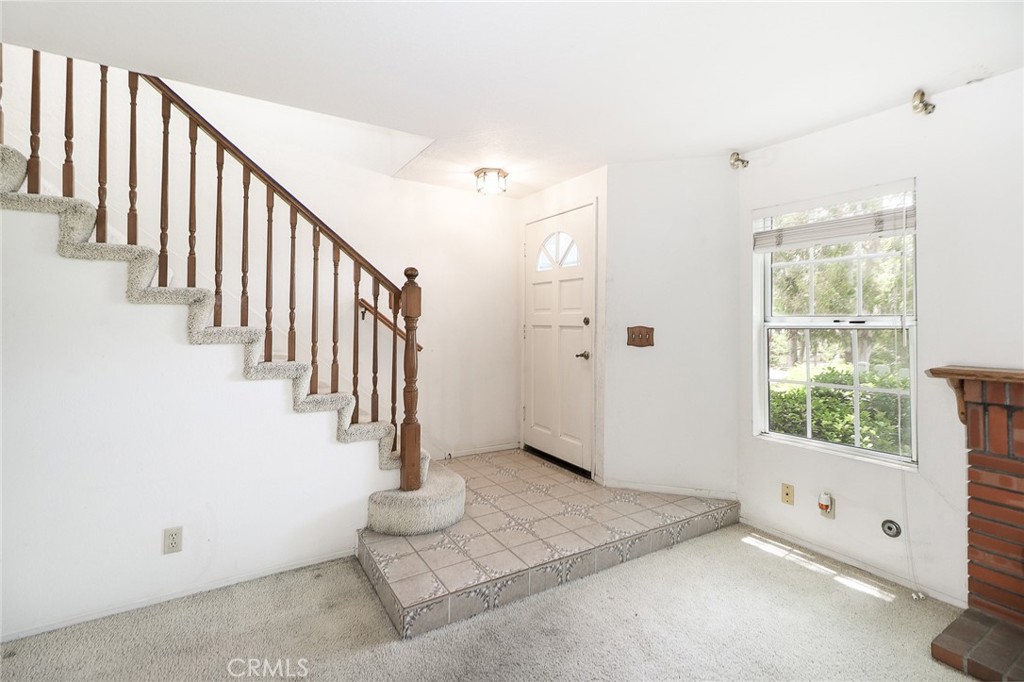 345 Jeremiah Drive, Unit C Simi Valley, CA 93065 - Photo 40 of 66 Stairway from front door