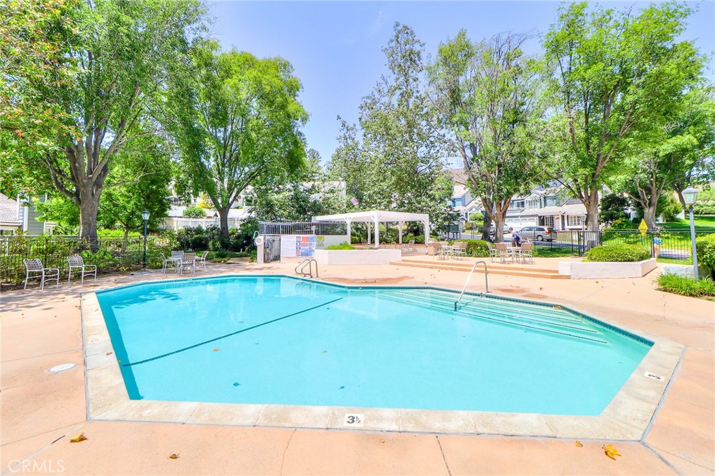 345 Jeremiah Drive, Unit C Simi Valley, CA 93065 - Photo 51 of 66 Swimming pool 2