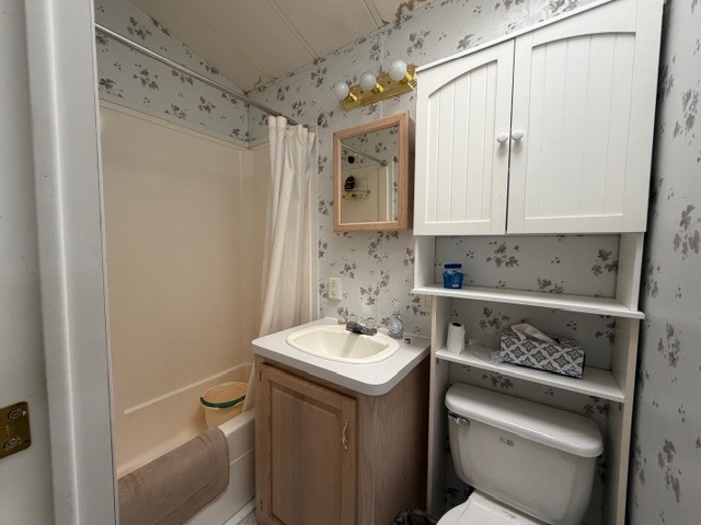 2795 East 28th Road Marseilles, IL 61341 - Photo 20 of 64 a bathroom with a sink toilet and shower