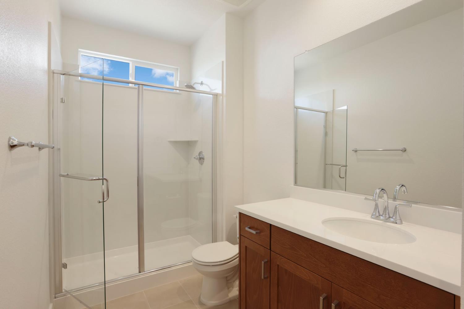 3265 Rugnao Way Manteca, CA 95337 - Photo 17 of 38 Downstairs suite bath