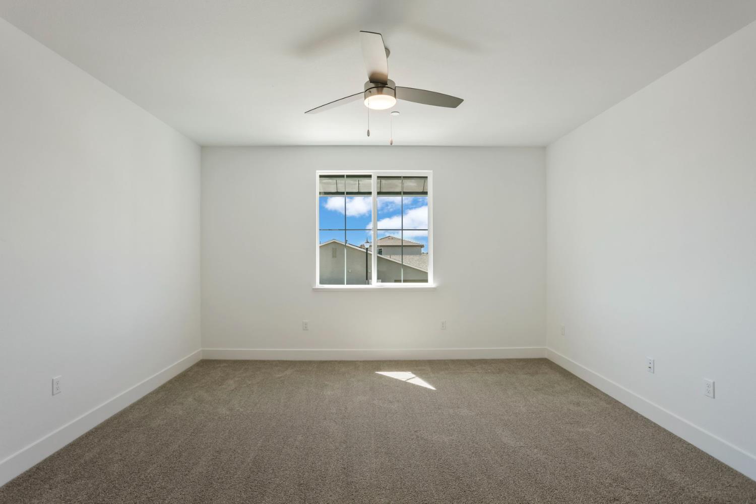 3265 Rugnao Way Manteca, CA 95337 - Photo 21 of 38 Primary Bedroom