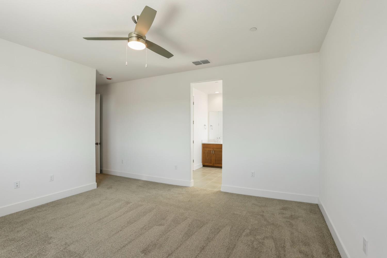 3265 Rugnao Way Manteca, CA 95337 - Photo 22 of 38