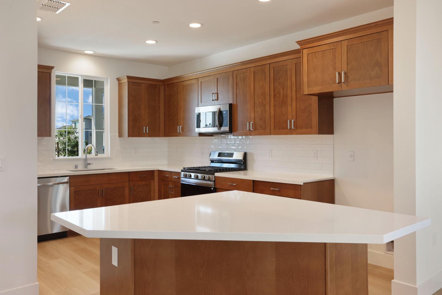 3265 Rugnao Way Manteca, CA 95337 - Photo 3 of 38 Kitchen