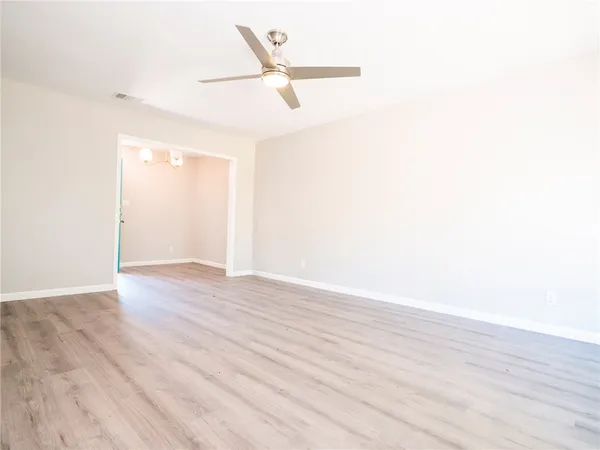 $1,595 | 2524 Glen Springs Way, Unit B, Austin, TX 78741