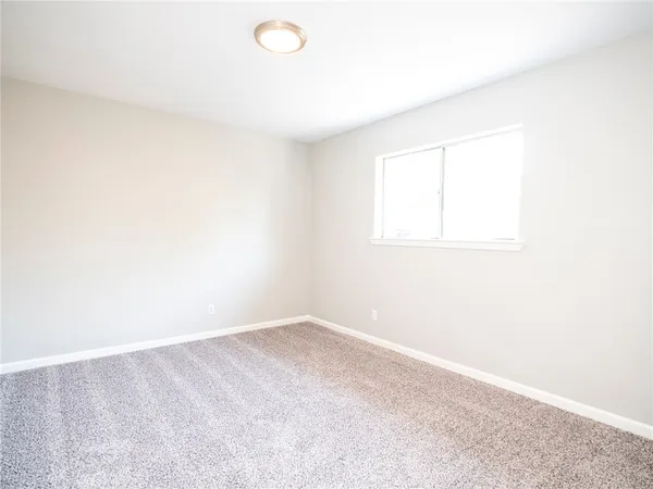 $1,595 | 2524 Glen Springs Way, Unit B, Austin, TX 78741