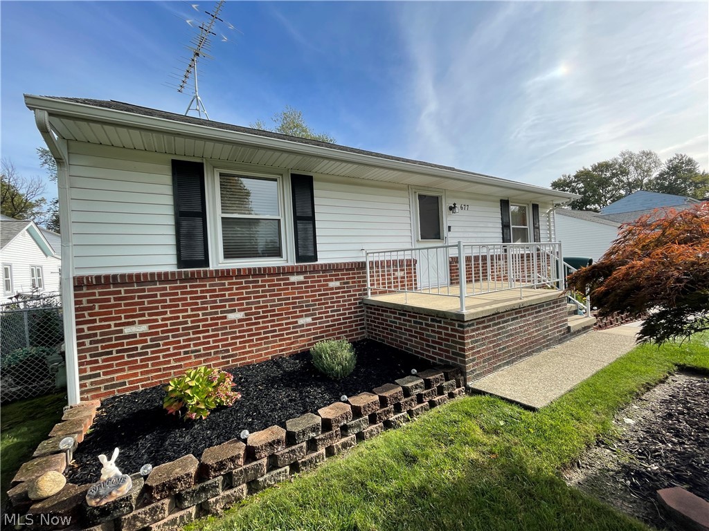 677 Mannering Road Eastlake, OH 44095 - Photo 4 of 32 Gallery Image 4