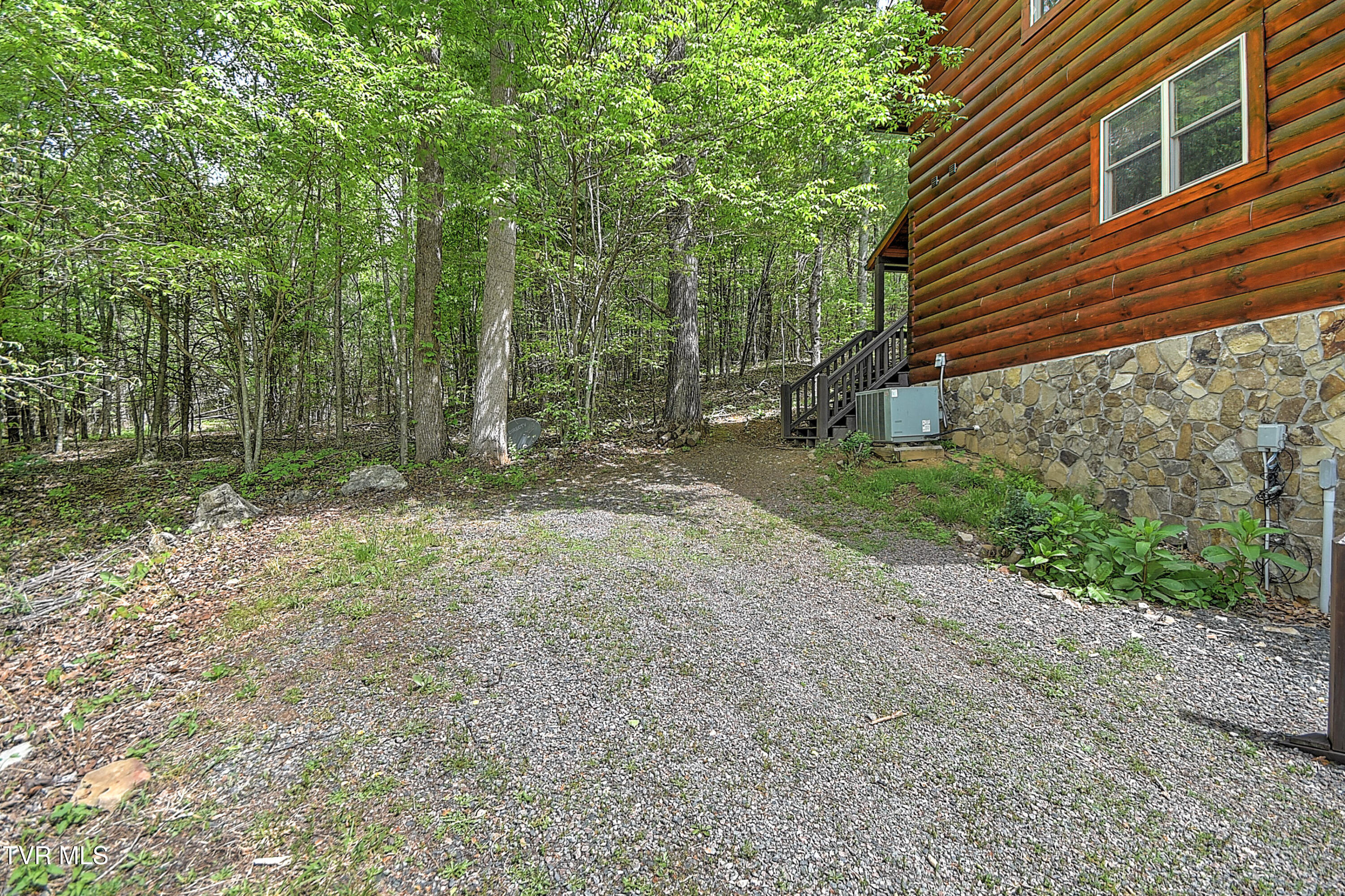 375 Lake Cabin Lane Butler, TN 37640 - Photo 17 of 81 375 Cabin Lake DST-17