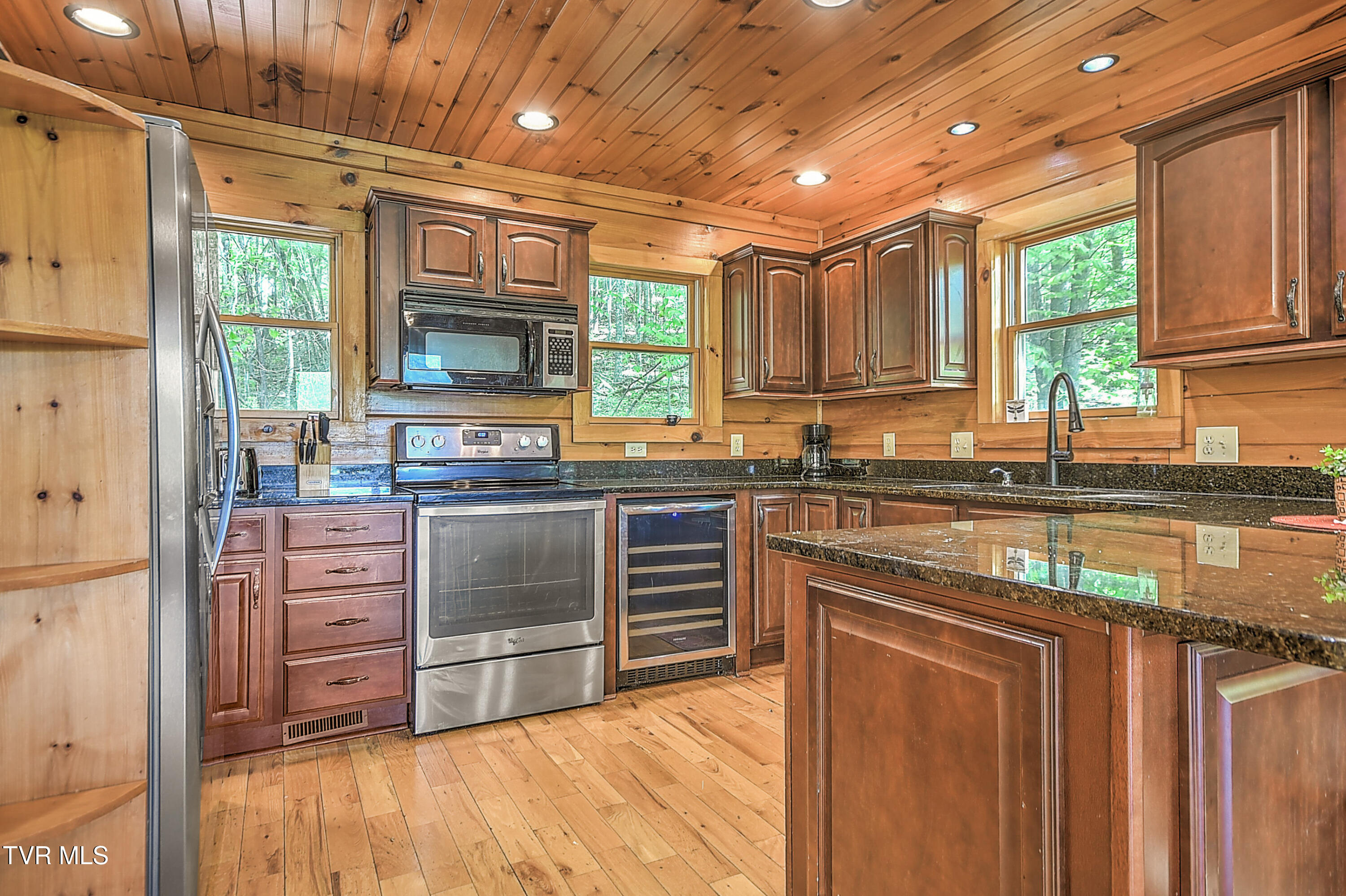 375 Lake Cabin Lane Butler, TN 37640 - Photo 31 of 81 375 Cabin Lake DST-31