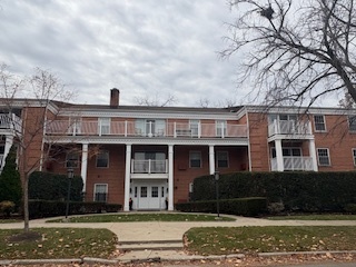 90 6th Avenue, Unit 209 La Grange, IL 60525 - Photo 1 of 20