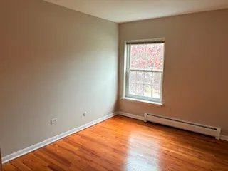 $2,100 | 90 6th Avenue, Unit 209, La Grange, IL 60525