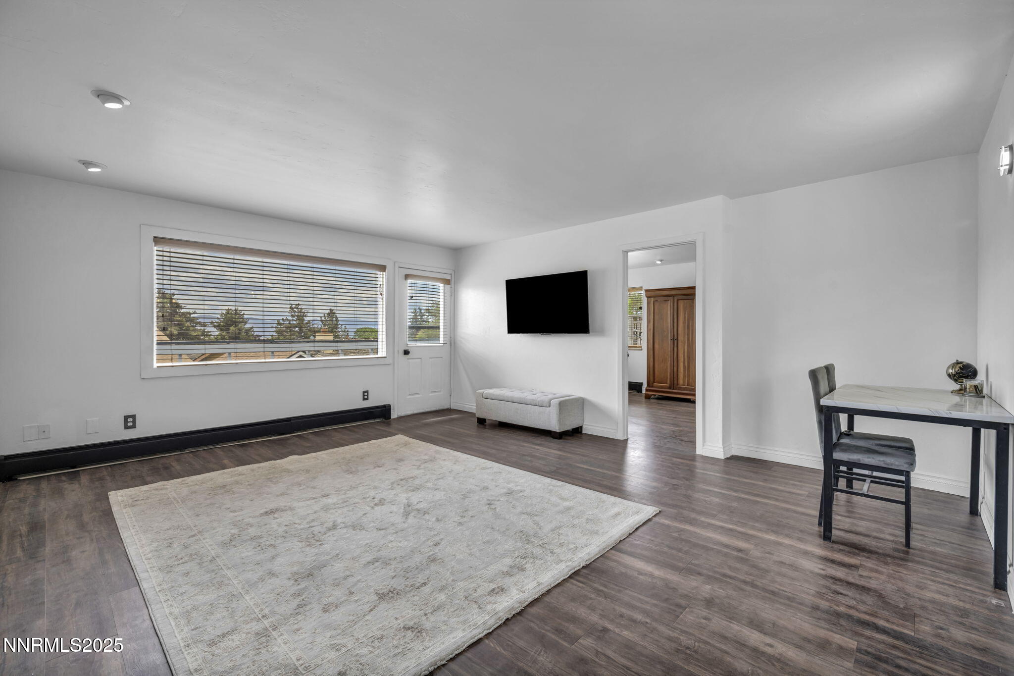 3040 Scottsdale Road Reno, NV 89512 - Photo 22 of 40 Living room