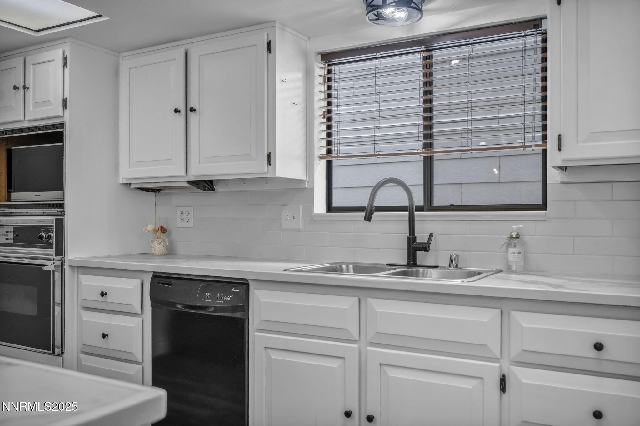 3040 Scottsdale Road Reno, NV 89512 - Photo 25 of 40 Kitchen