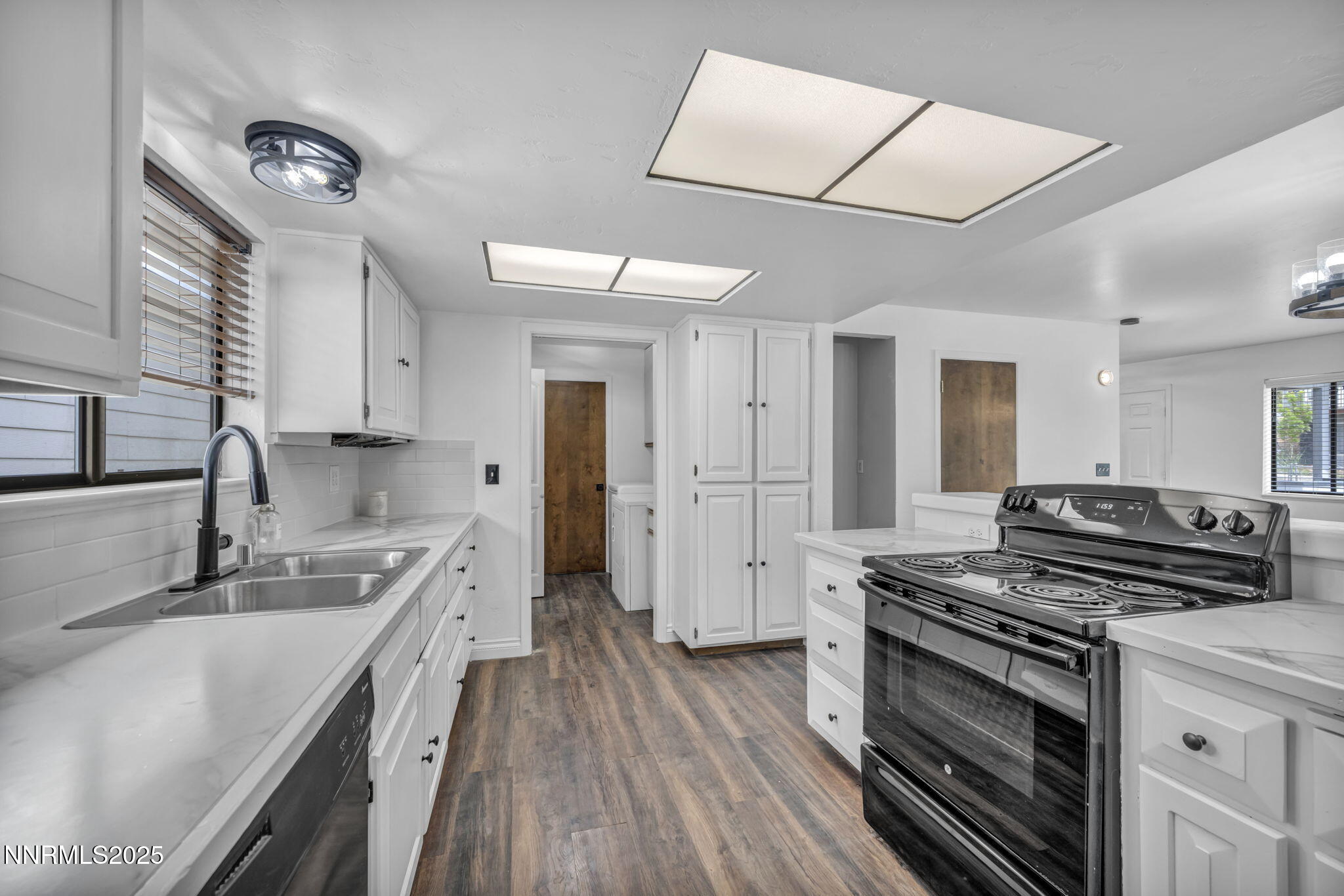 3040 Scottsdale Road Reno, NV 89512 - Photo 27 of 40 Kitchen