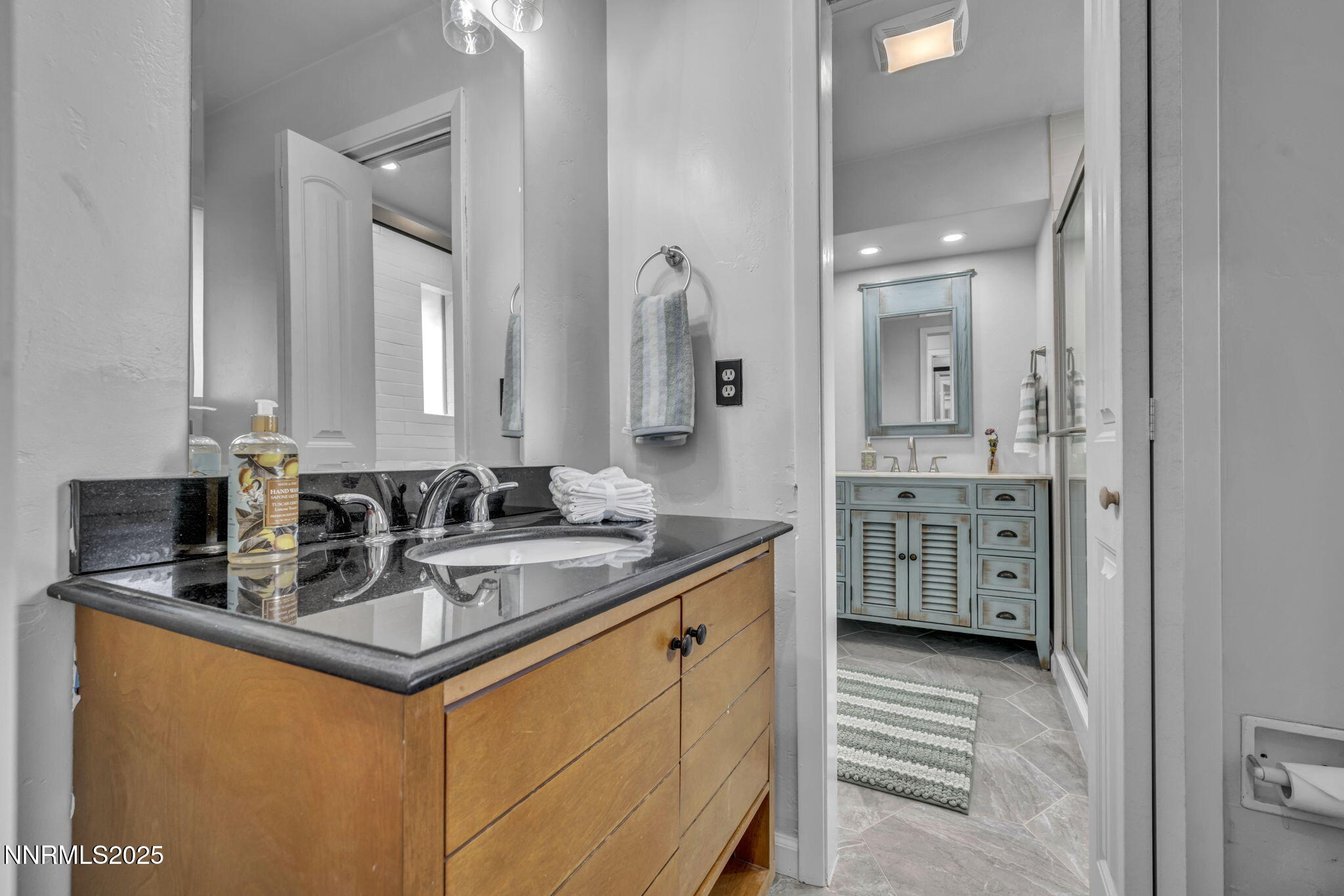 3040 Scottsdale Road Reno, NV 89512 - Photo 38 of 40 Bathroom upstairs