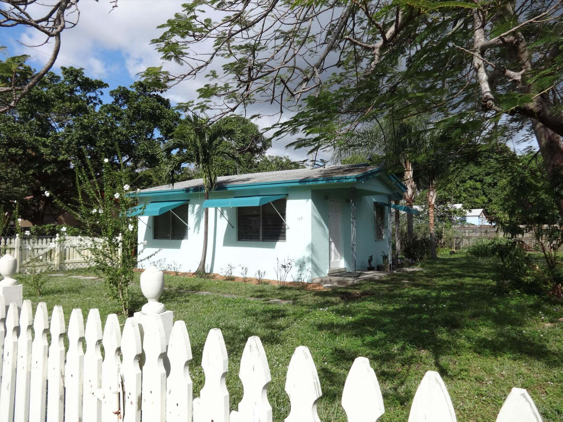 109 SW 3rd St - Front