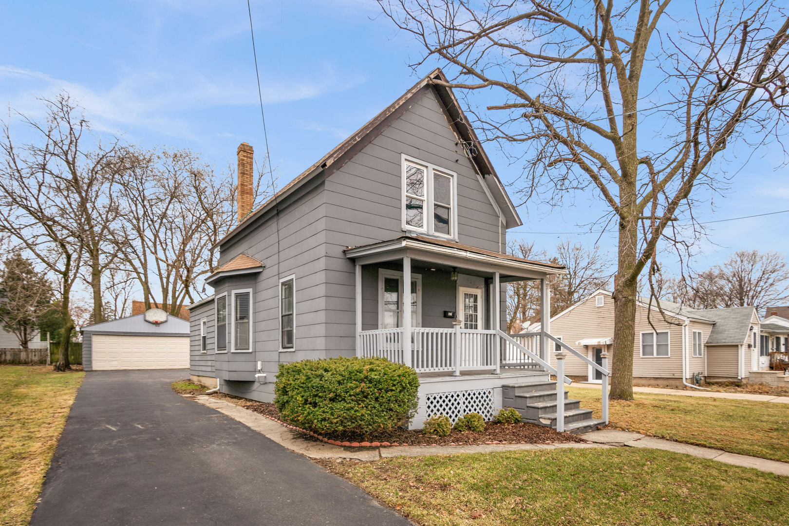 627 North 14th Street DeKalb, IL 60115 - Photo 1 of 28