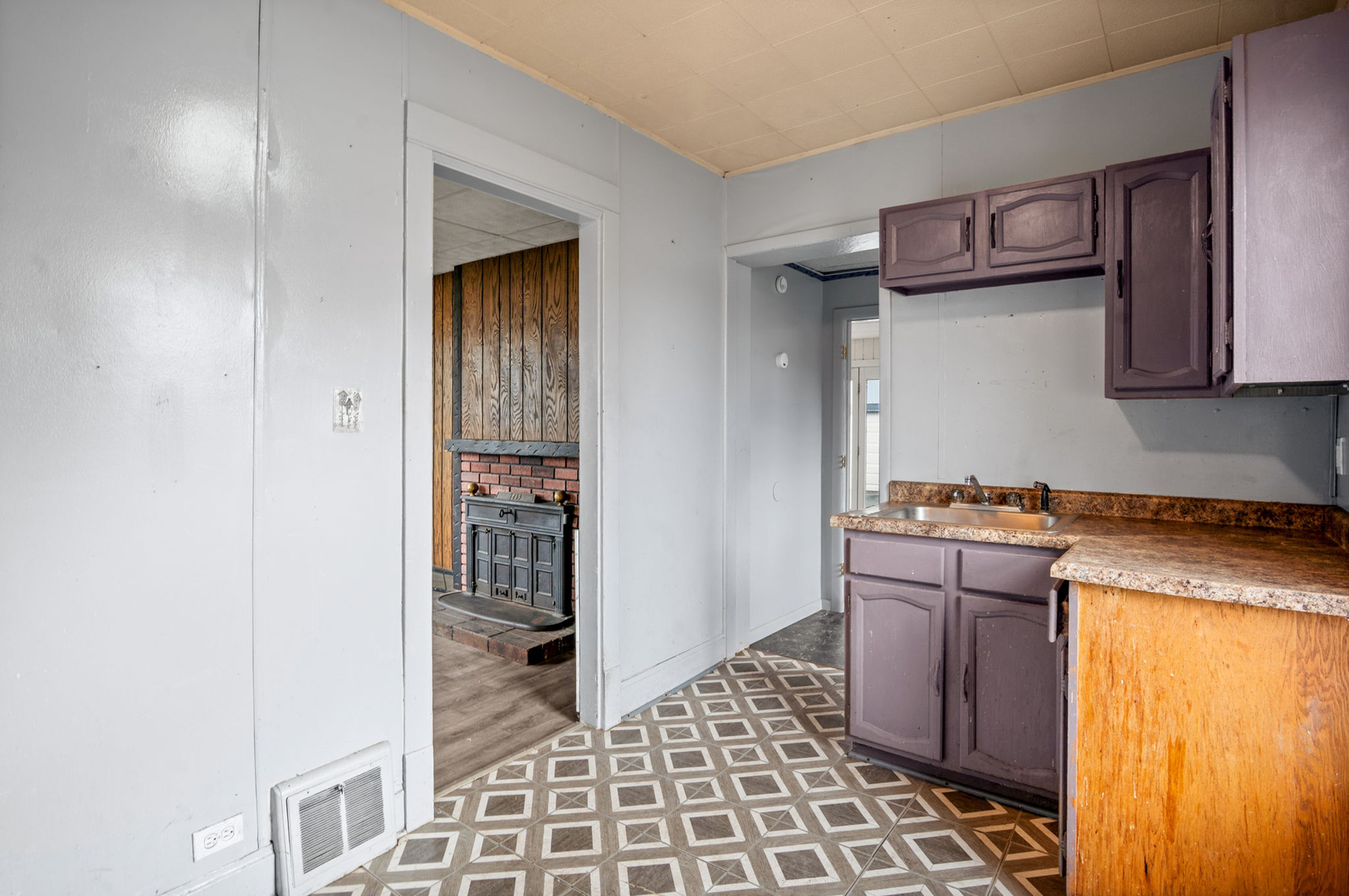 627 North 14th Street DeKalb, IL 60115 - Photo 18 of 28