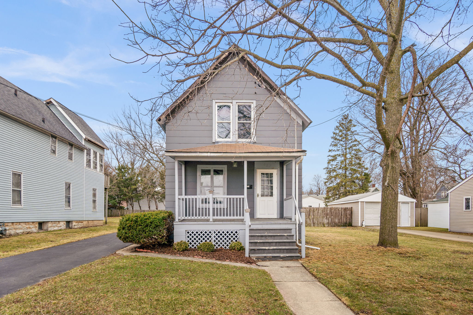 627 North 14th Street DeKalb, IL 60115 - Photo 2 of 28