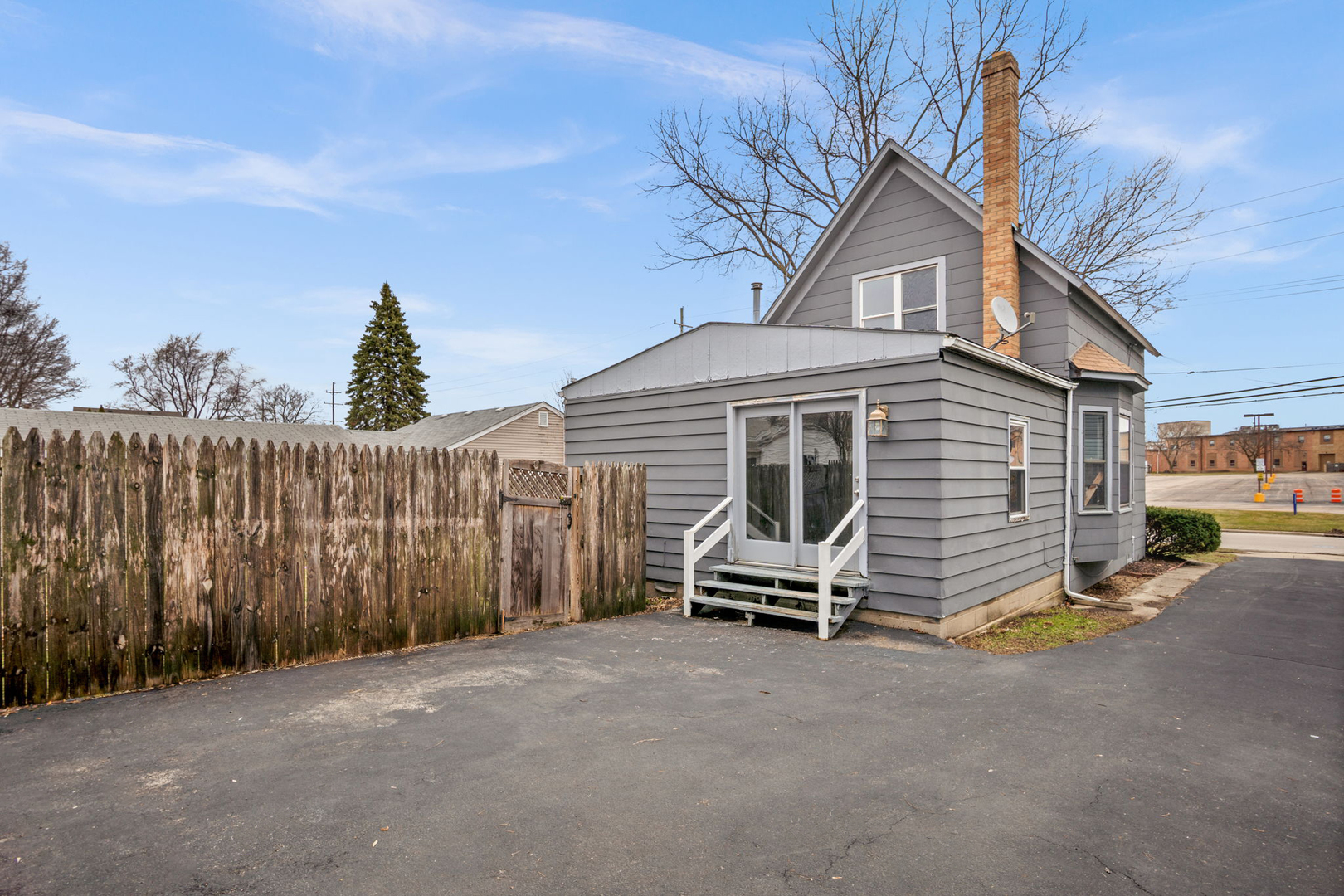 627 North 14th Street DeKalb, IL 60115 - Photo 6 of 28