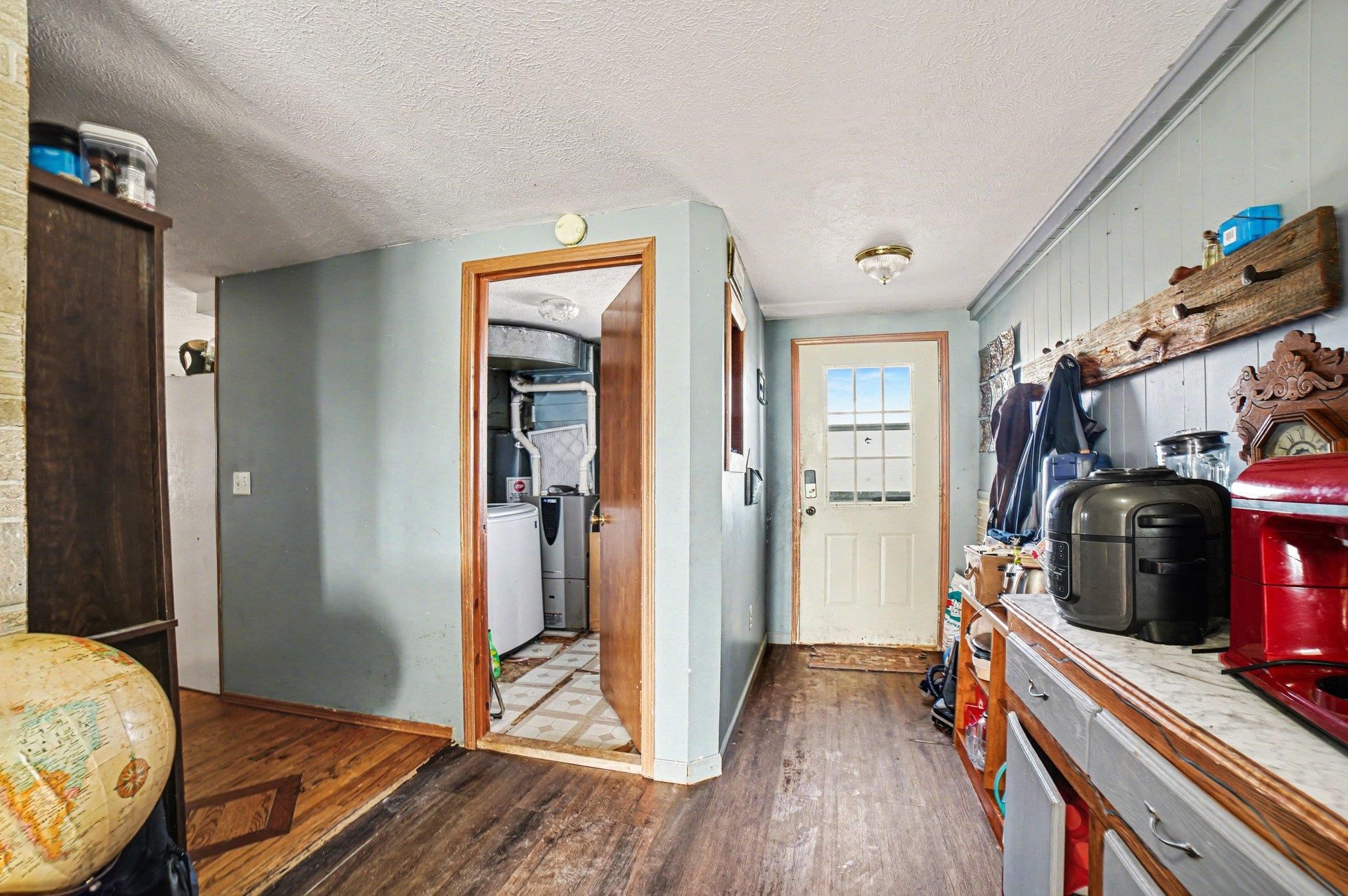 996 East Monroe Road St. Louis, MI 48880 - Photo 4 of 17 1943784-25595980-89f0-4d90-bc64-bd77d66eb811.JPG