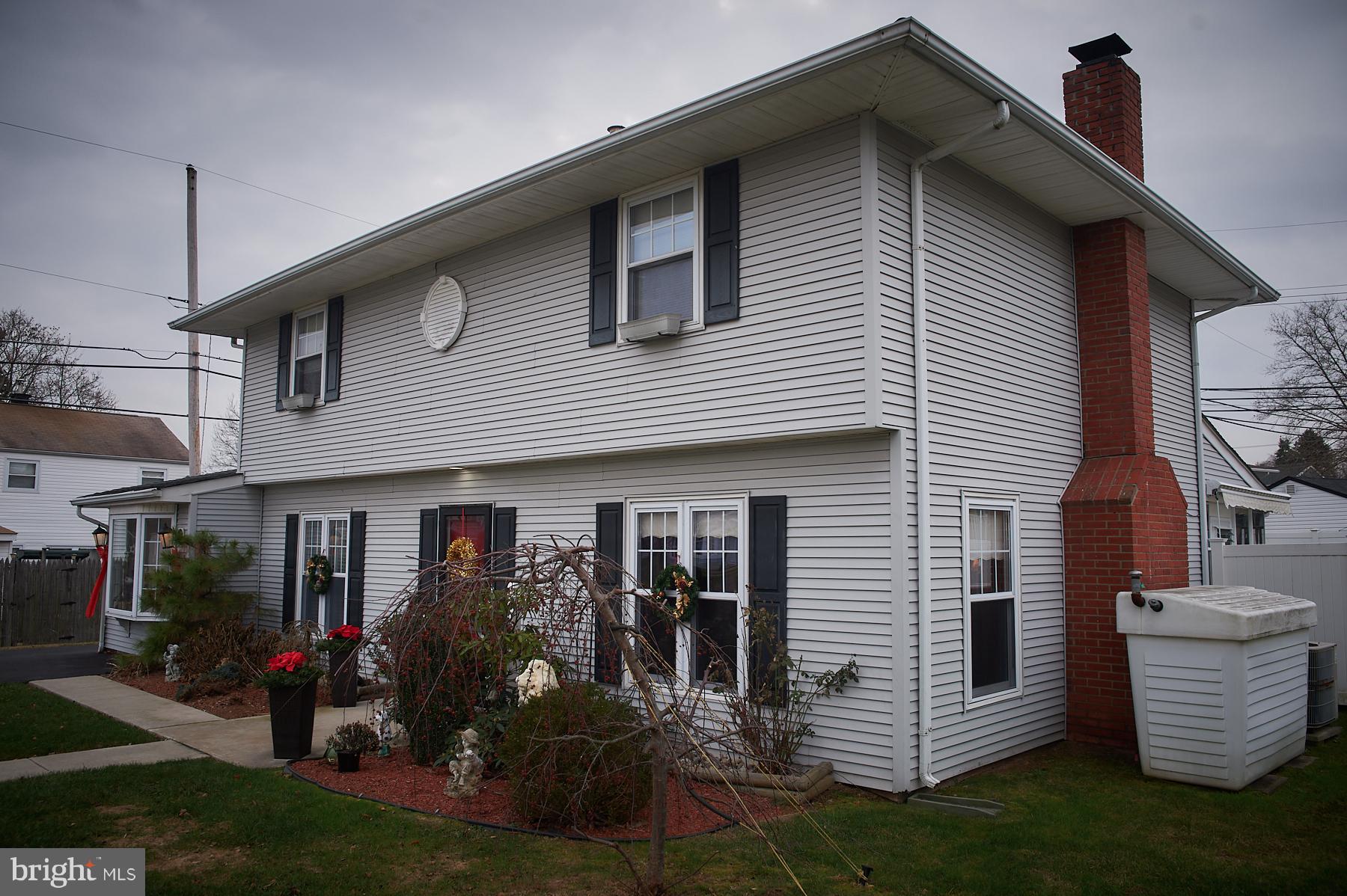 5 Trim Road Levittown, PA 19056 - Photo 3 of 39 Exterior