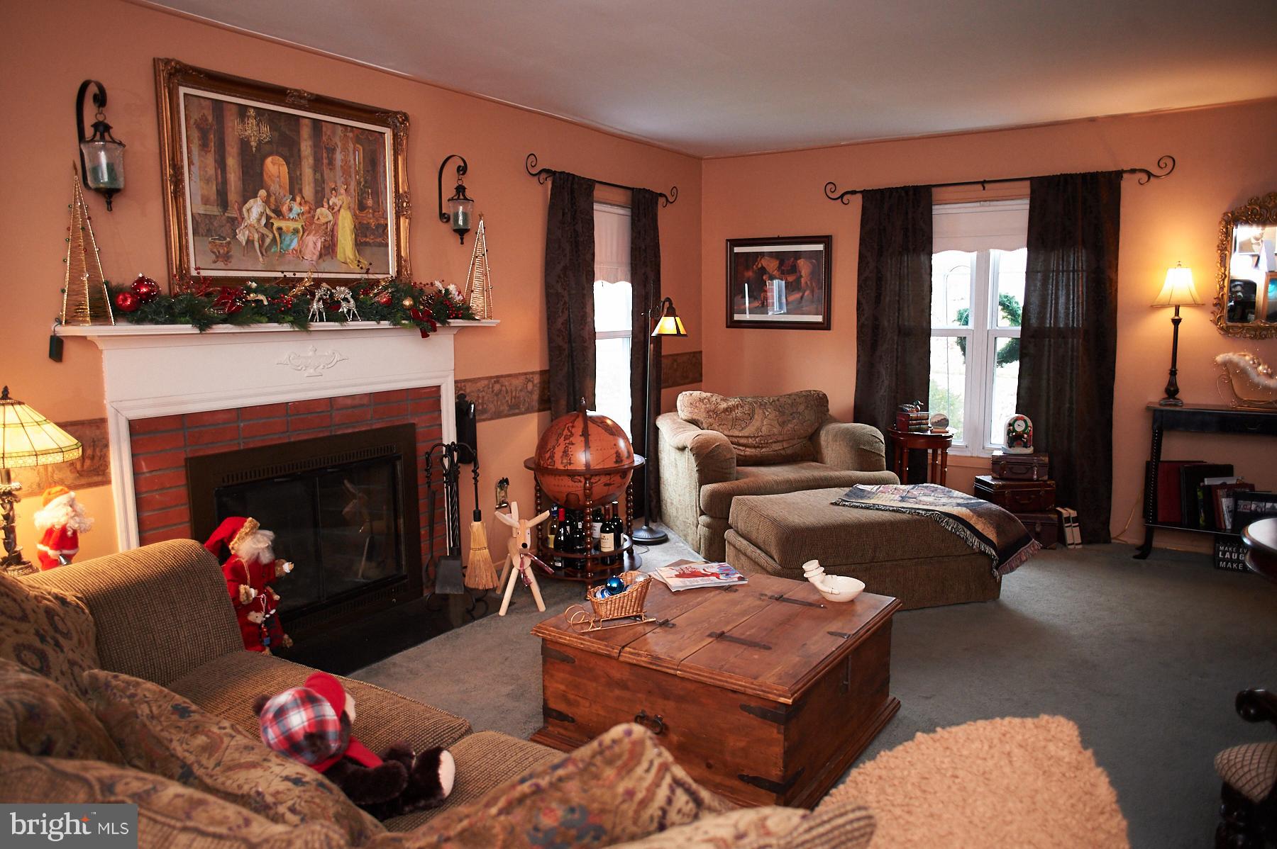 5 Trim Road Levittown, PA 19056 - Photo 5 of 39 Living Room