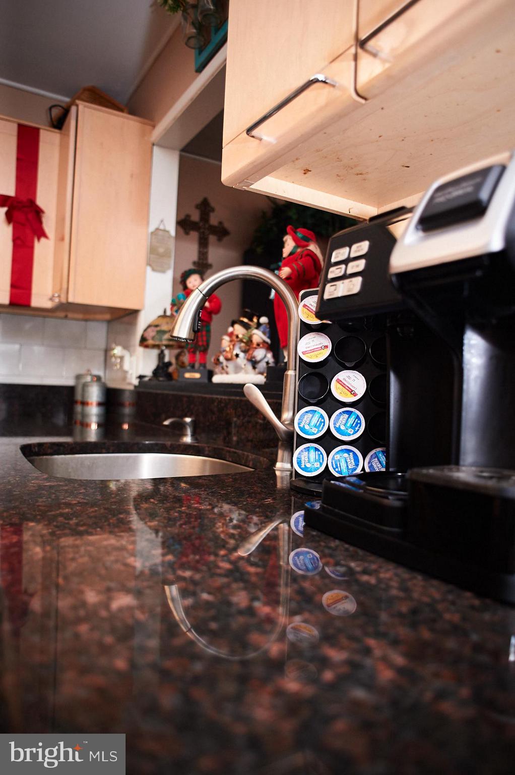 5 Trim Road Levittown, PA 19056 - Photo 10 of 39 Granite Countertops