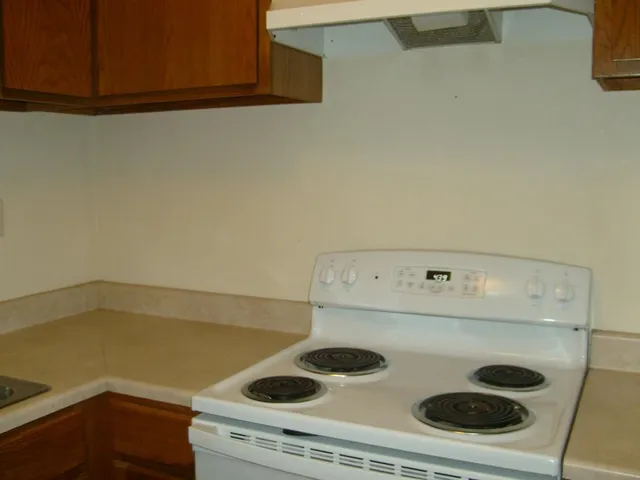 $1,500 | 25 School Street, Unit 102, Bristol, NH 03222