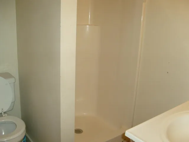 $1,500 | 25 School Street, Unit 102, Bristol, NH 03222