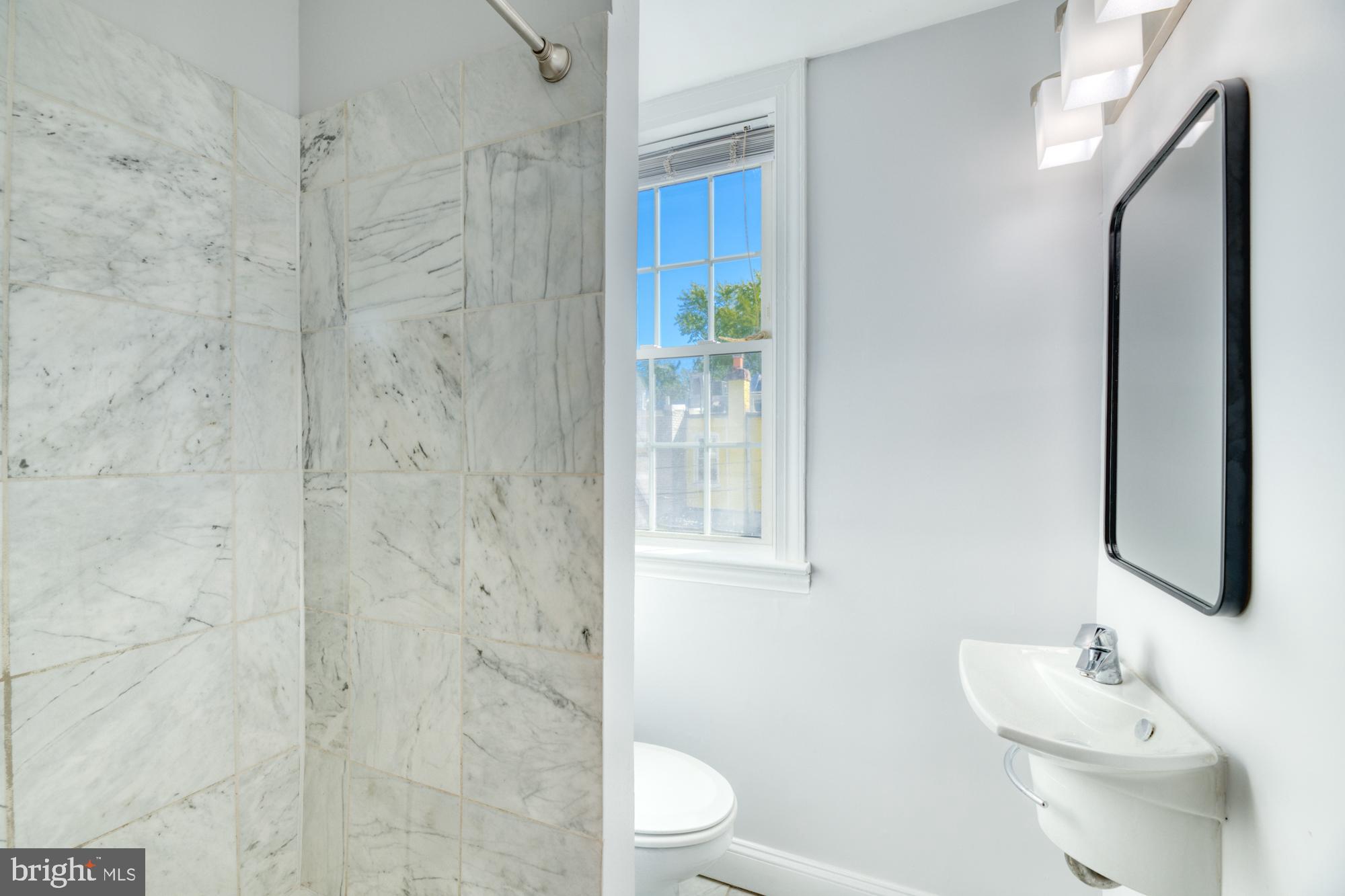 726 Hobart Place Northwest Washington, DC 20001 - Photo 13 of 24