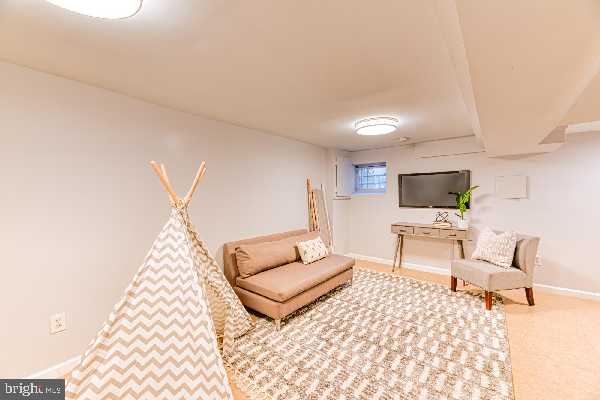 726 Hobart Place Northwest Washington, DC 20001 - Photo 19 of 24