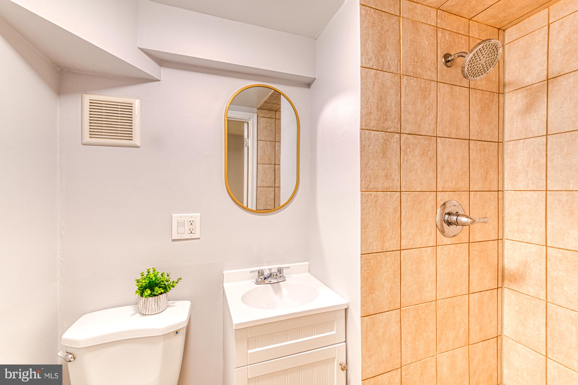 726 Hobart Place Northwest Washington, DC 20001 - Photo 21 of 24