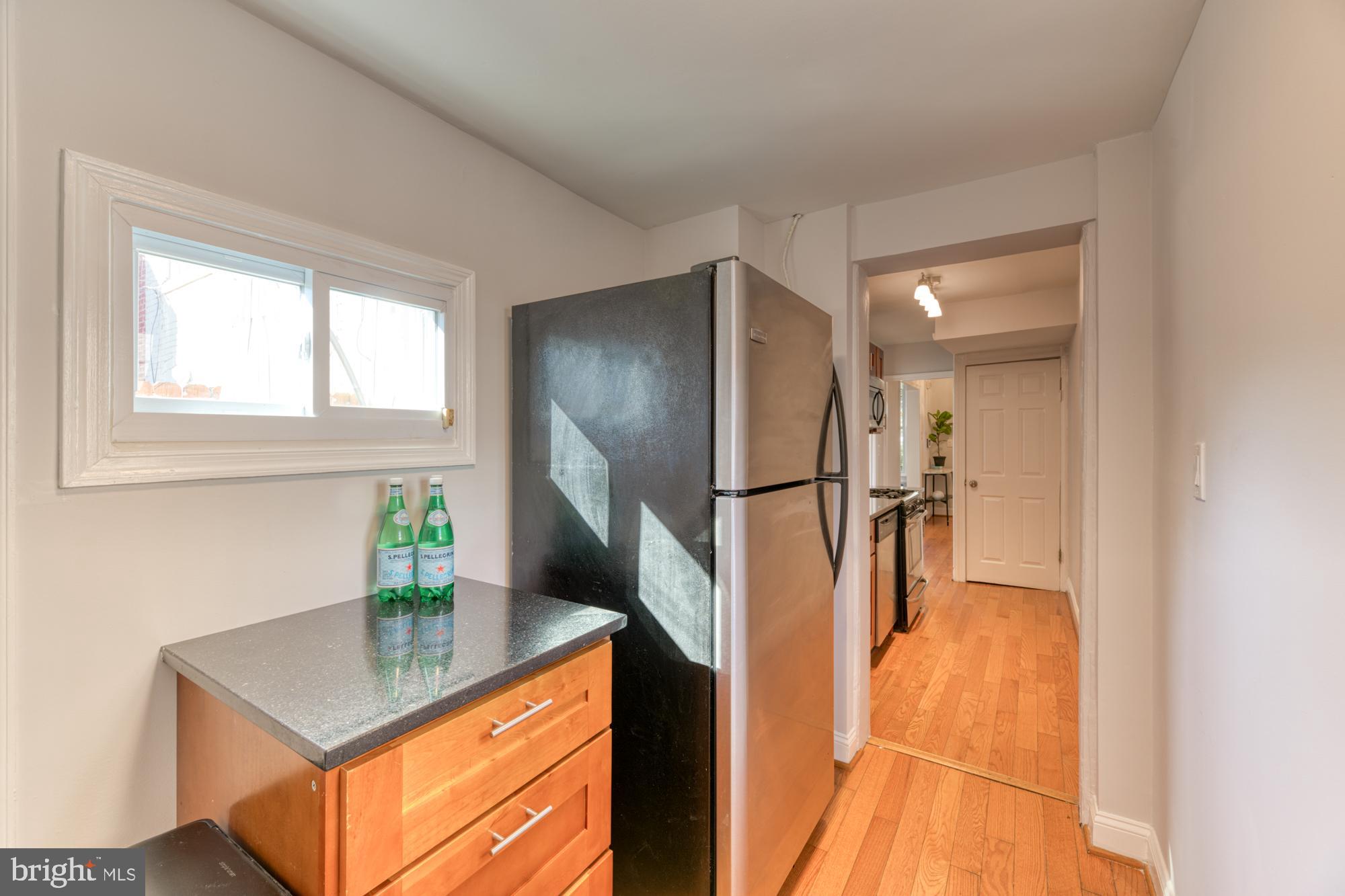 726 Hobart Place Northwest Washington, DC 20001 - Photo 9 of 24