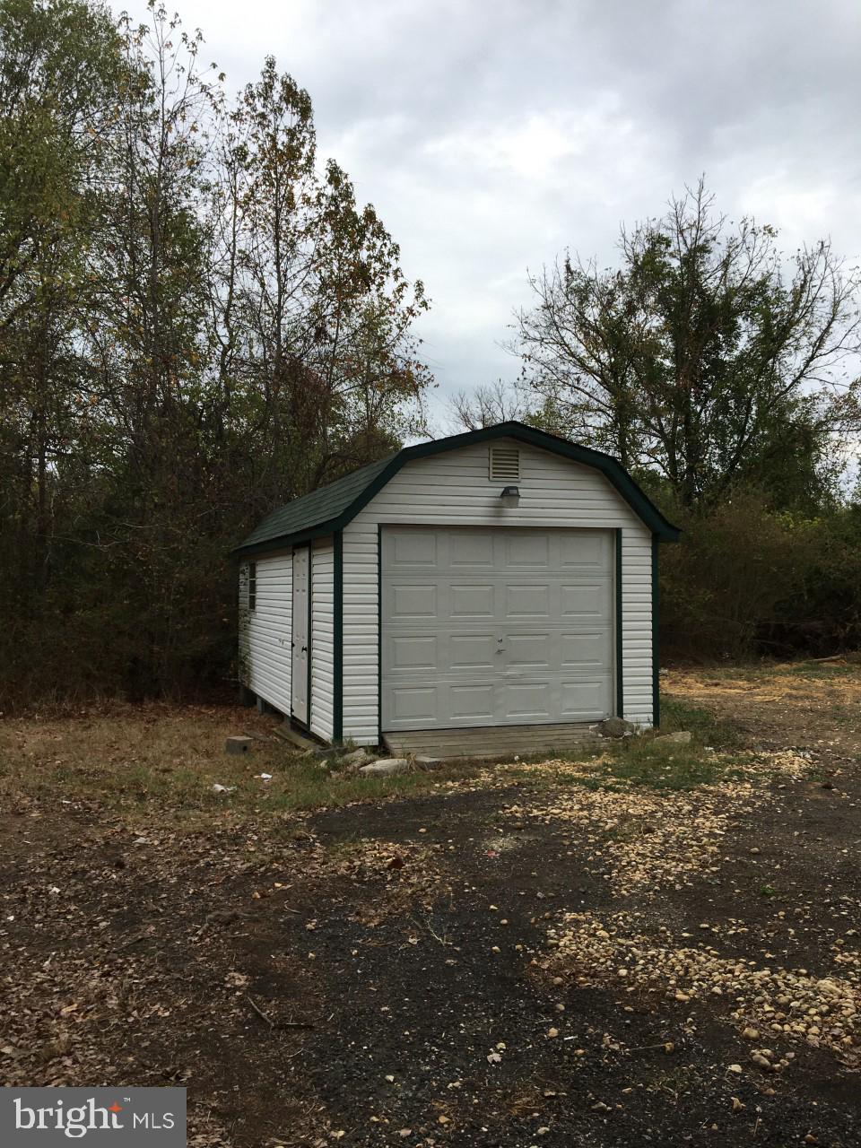 6106 Floral Park Road Brandywine, MD 20613 - Photo 12 of 16 Backyard Shed