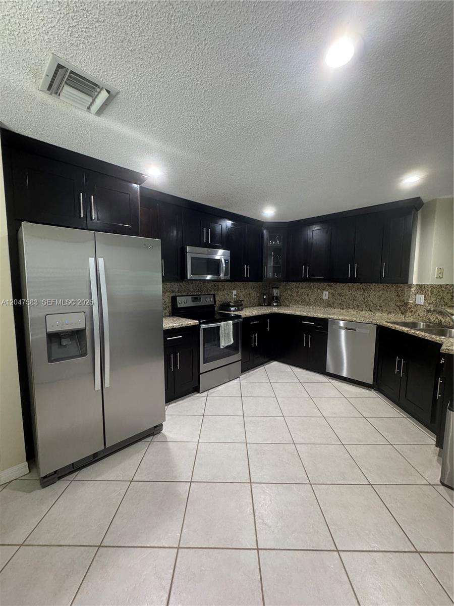 4152 Pine Ridge Lane Weston, FL 33331 - Photo 7 of 42