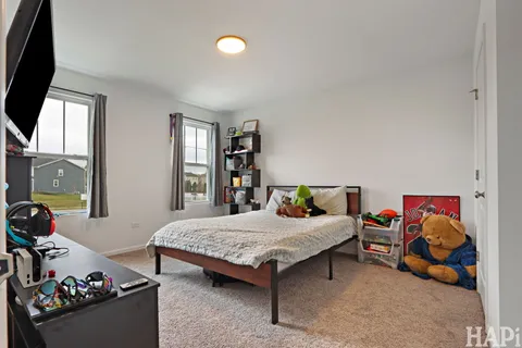 $400,000 | 640 Cloverleaf Drive, Marengo, IL 60152