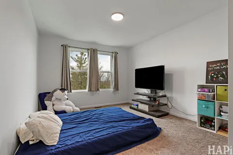 $400,000 | 640 Cloverleaf Drive, Marengo, IL 60152