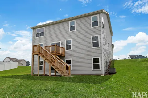 $400,000 | 640 Cloverleaf Drive, Marengo, IL 60152