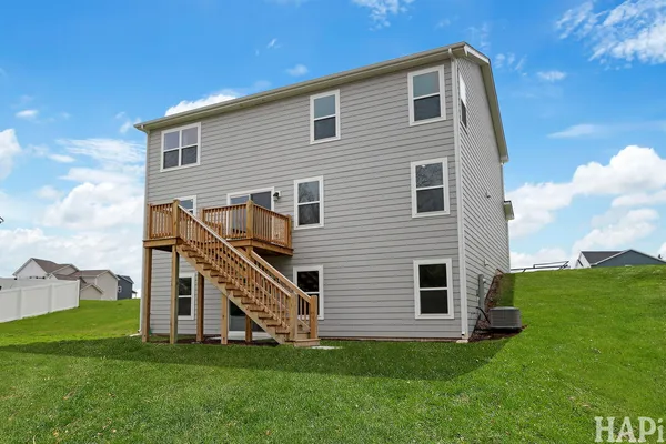 $400,000 | 640 Cloverleaf Drive, Marengo, IL 60152