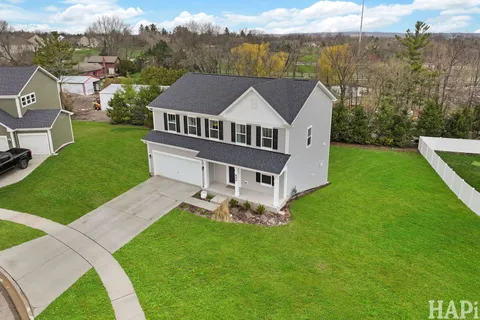 $400,000 | 640 Cloverleaf Drive, Marengo, IL 60152