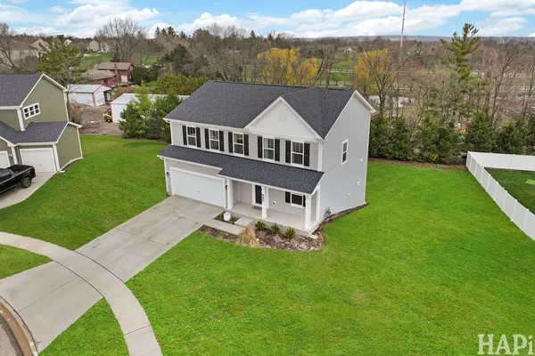 $400,000 | 640 Cloverleaf Drive, Marengo, IL 60152
