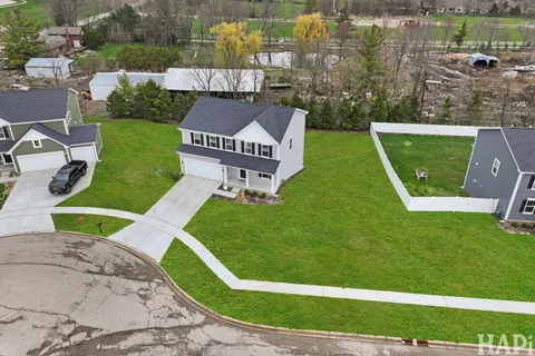 $400,000 | 640 Cloverleaf Drive, Marengo, IL 60152