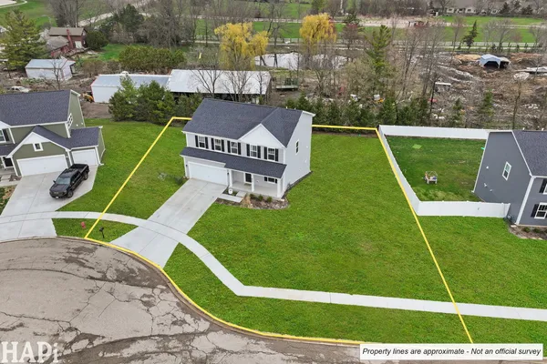 $400,000 | 640 Cloverleaf Drive, Marengo, IL 60152