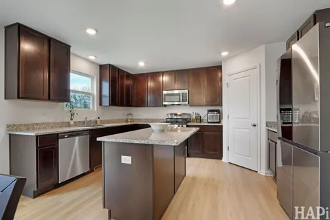 $400,000 | 640 Cloverleaf Drive, Marengo, IL 60152