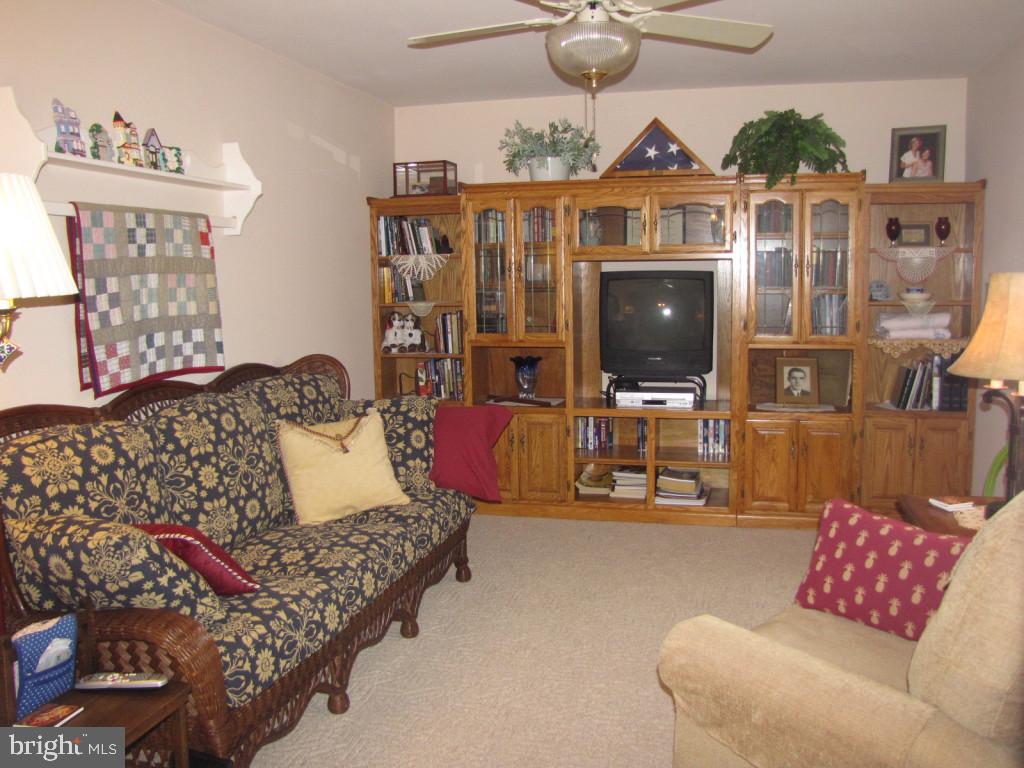 549 Old Farm Road Palmyra, PA 17078 - Photo 6 of 17 Gallery Image 6