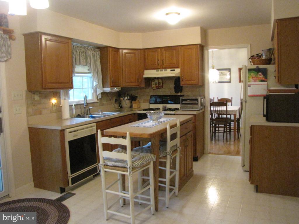549 Old Farm Road Palmyra, PA 17078 - Photo 7 of 17 Gallery Image 7